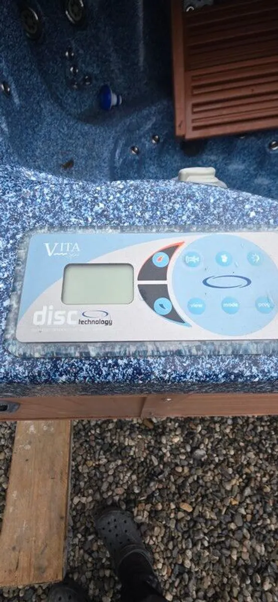 7 seater jacuzzi - Image 3