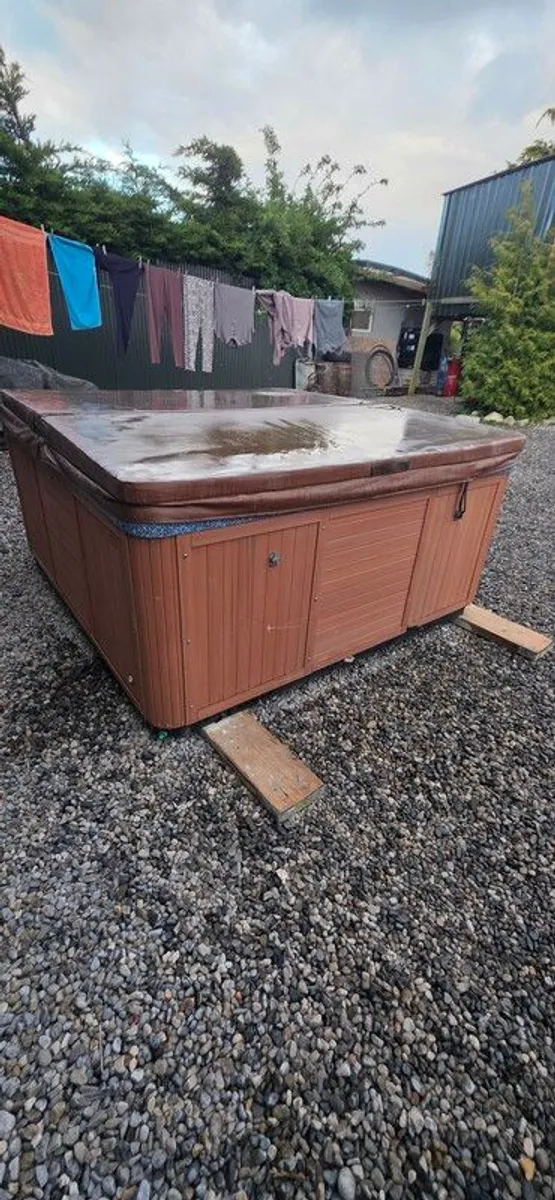 7 seater jacuzzi - Image 4