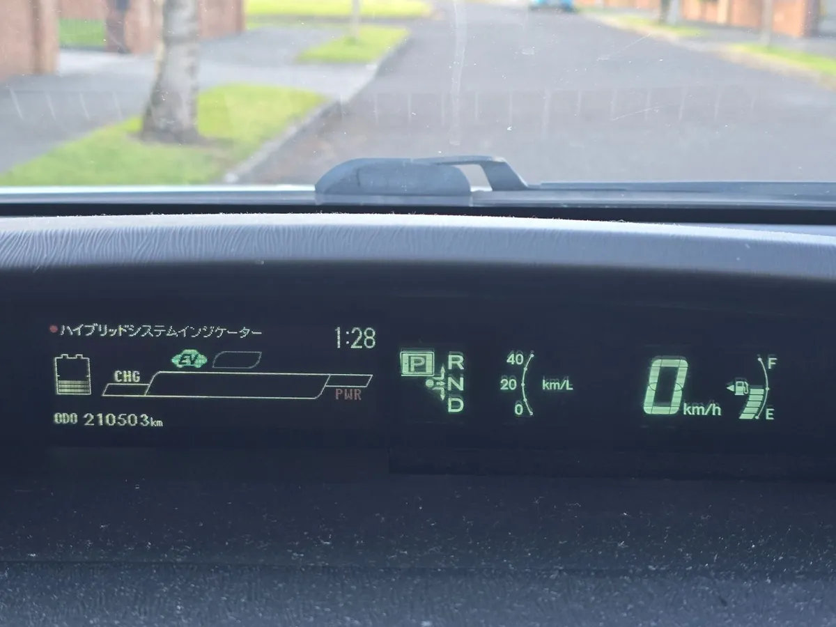 Toyota Prius - Image 4