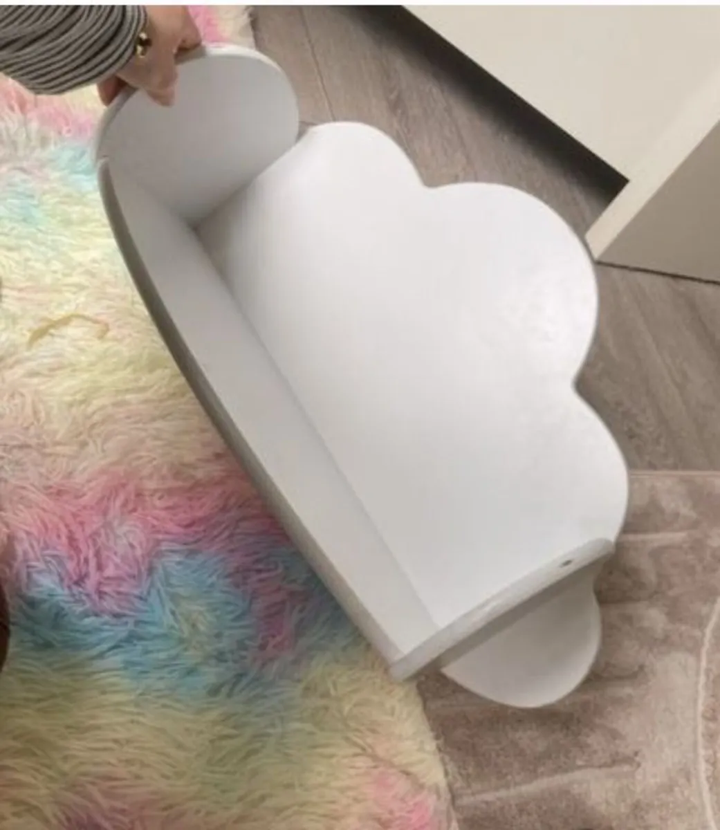 Wooden cloud shelf - Image 2