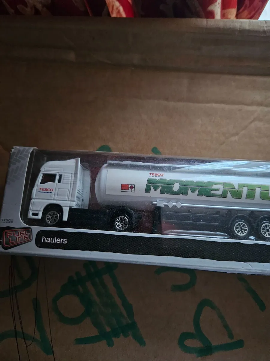 Corgi Tesco Fuel Tanker - Image 2