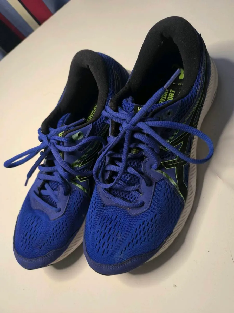Blue ASICS runners - Image 2