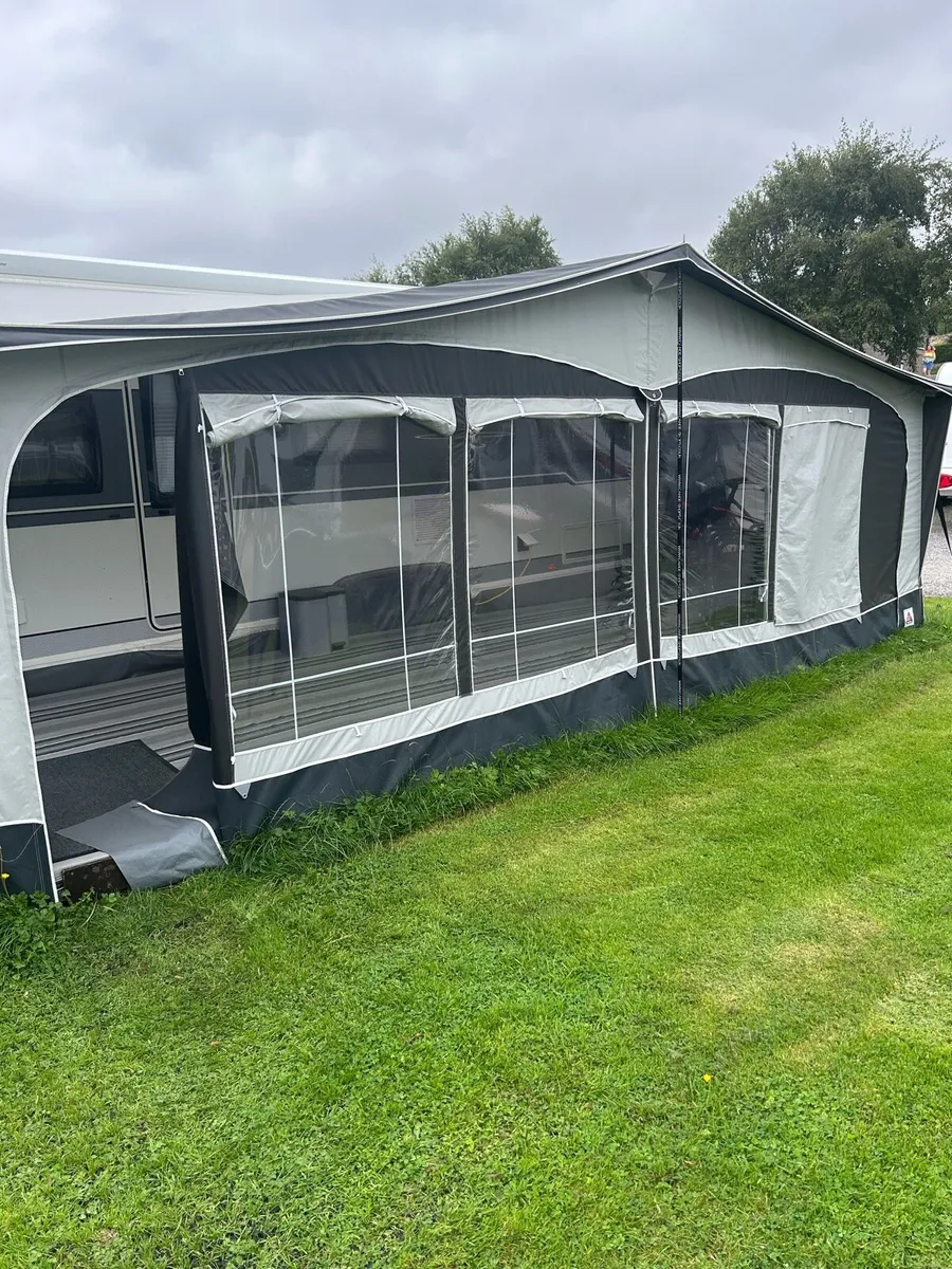 Caravan season awning - Image 1