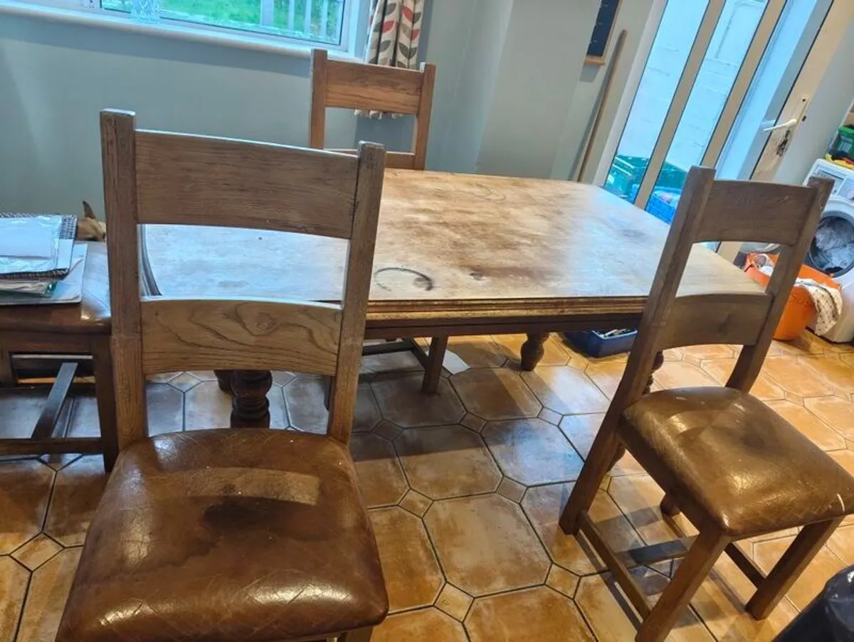 Dining table + 4 chairs - Image 2