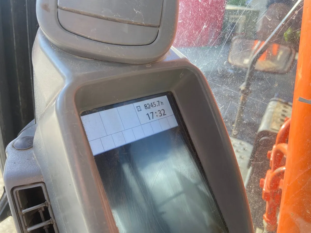 Hitachi 130-6 - Image 2