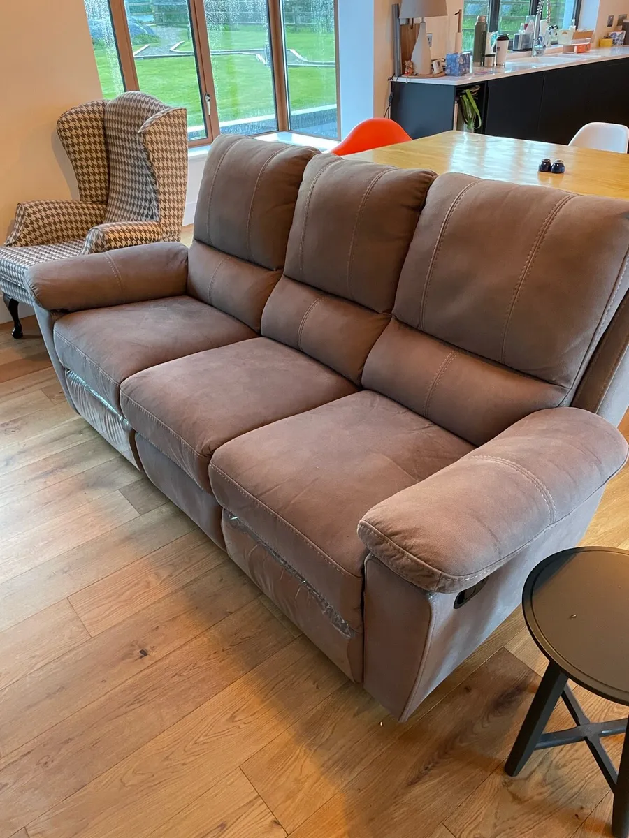 Three seater couch - Image 1
