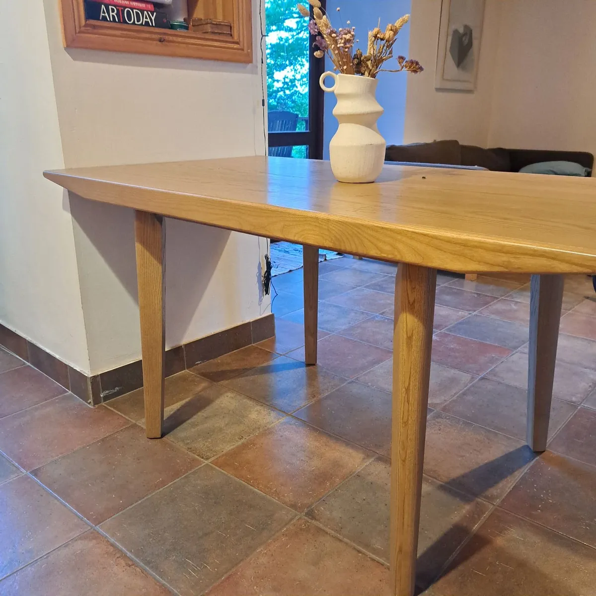 Dining table - Image 1