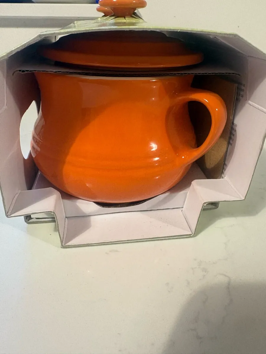 Le creuset 2 soup bowls with lids - Image 2