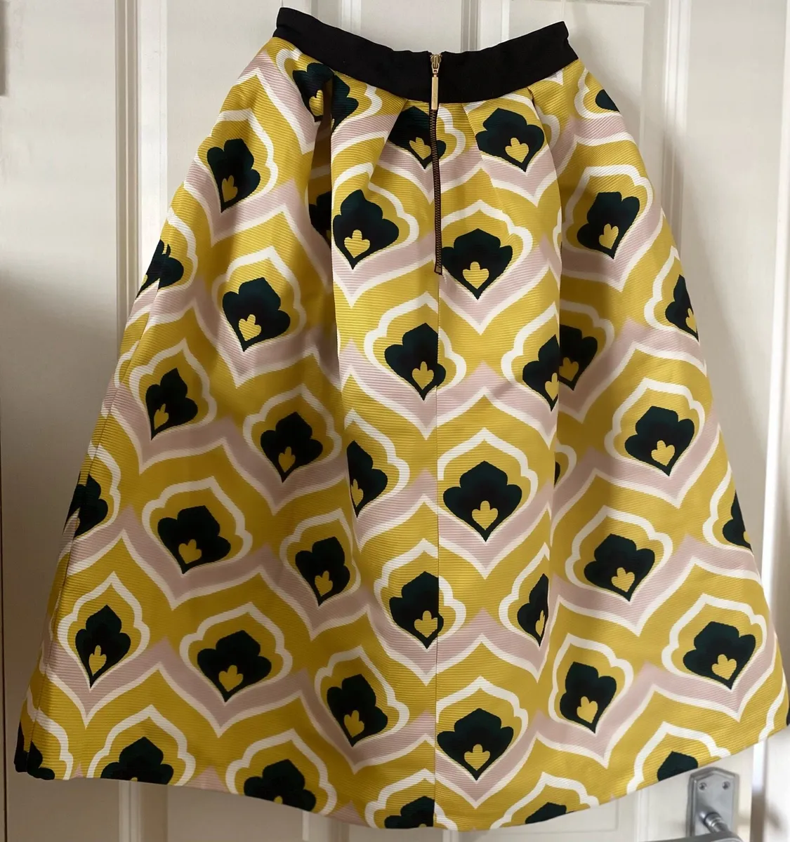 Closet skirt size 8 - Image 2