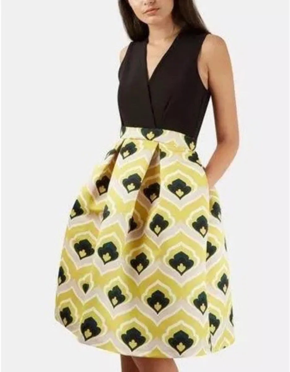 Closet skirt size 8 - Image 3