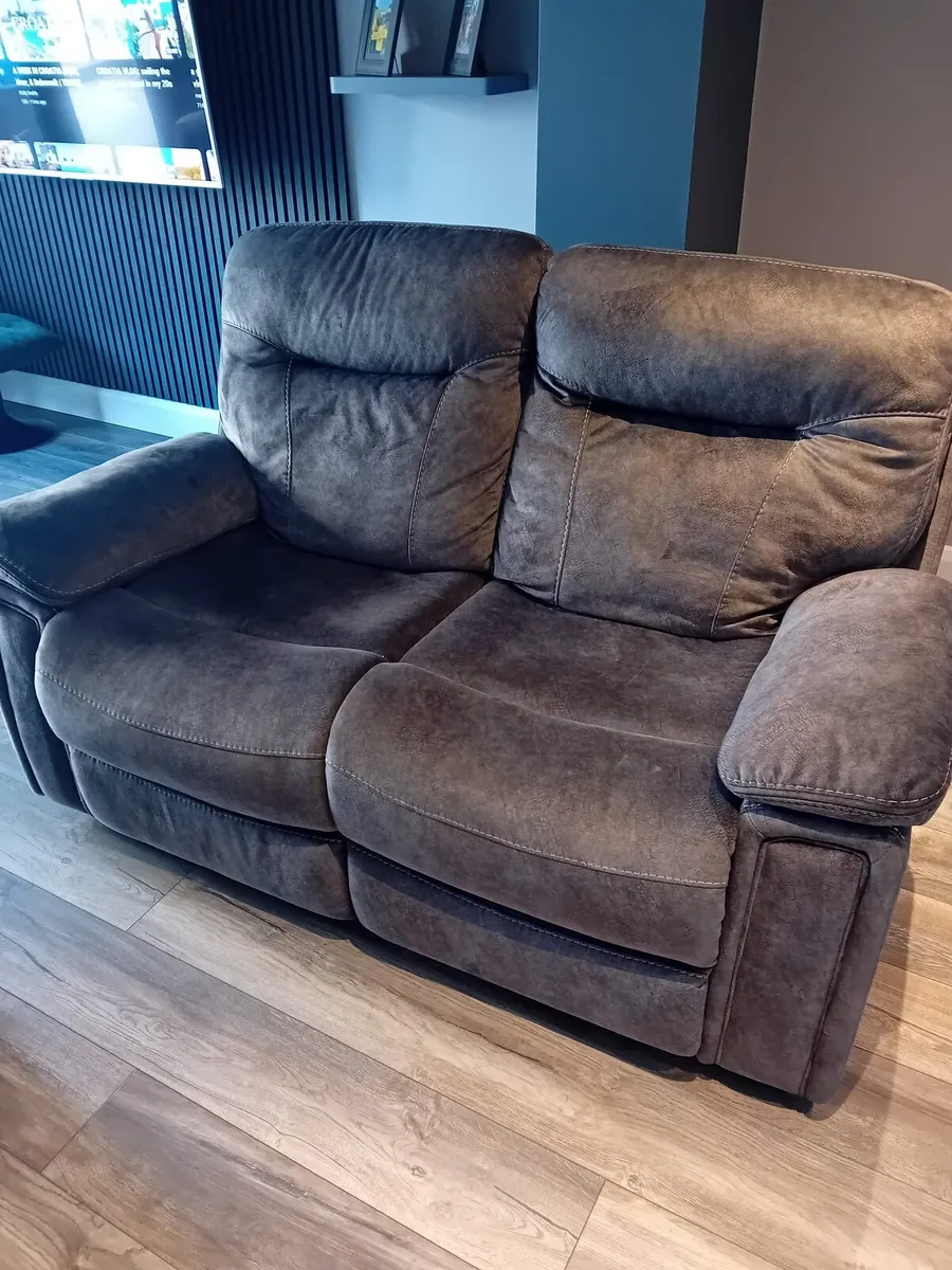 Couch - Image 2