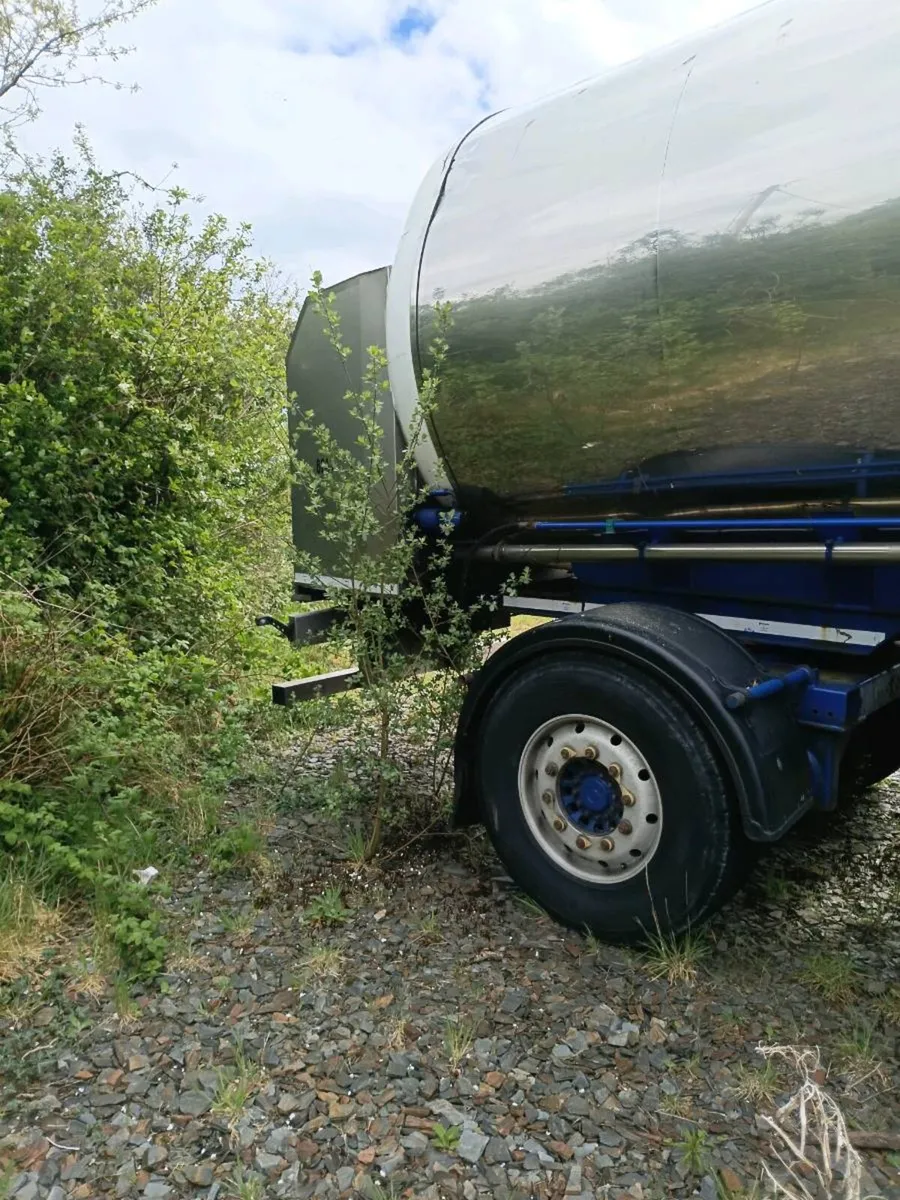 Bulk Milk Tanker - Image 3