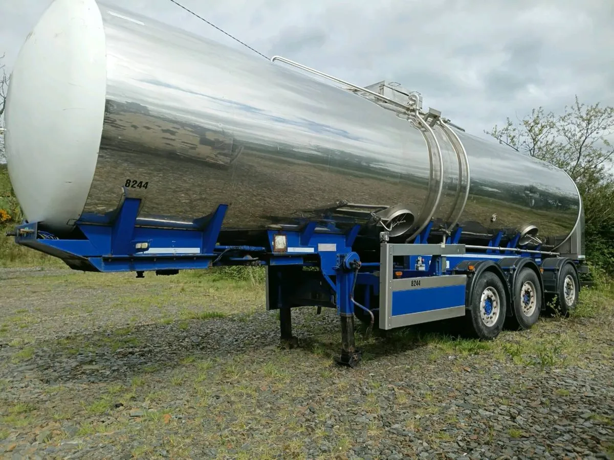 Bulk Milk Tanker - Image 1