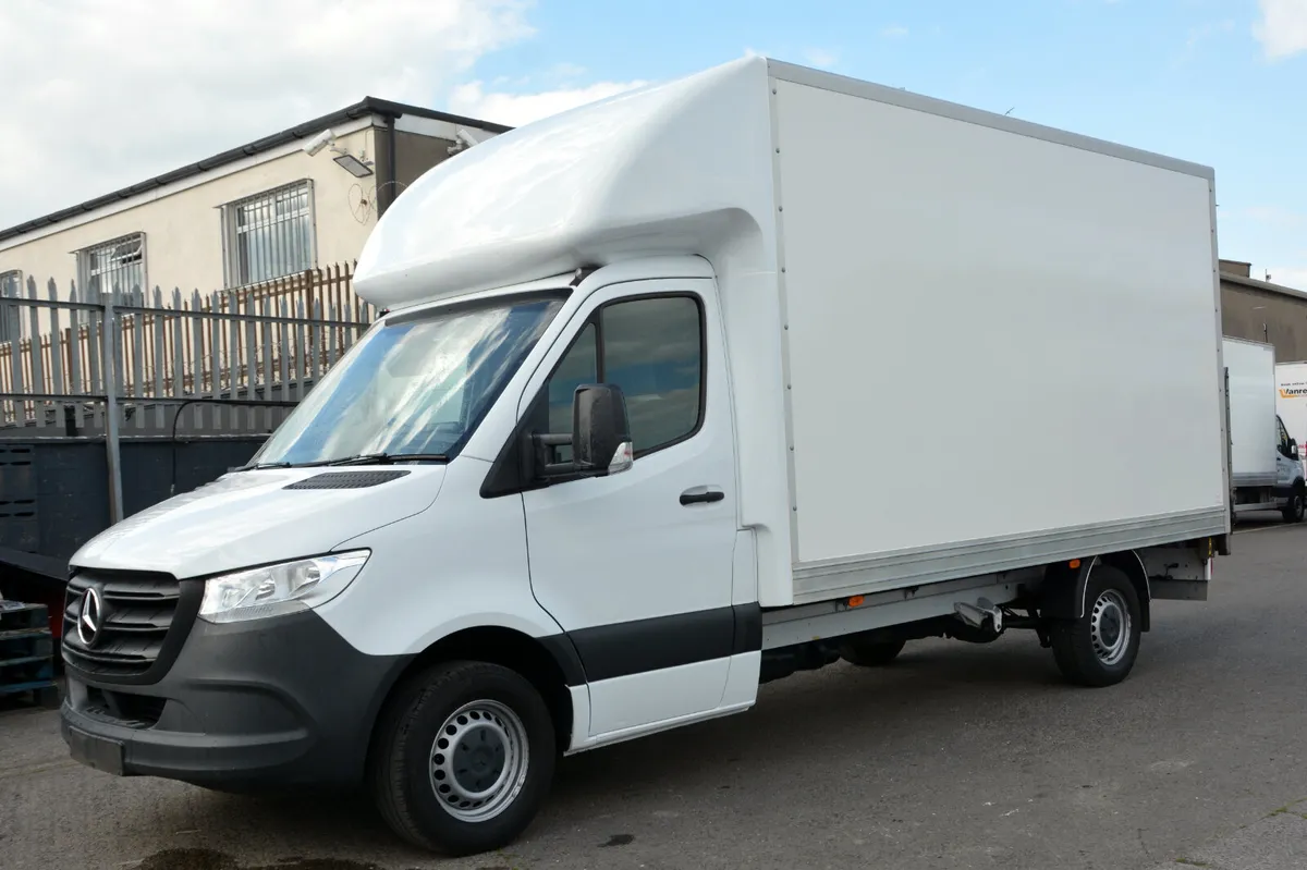 Mercedes-Benz Sprinter Luton & 500kg  tail lift - Image 1
