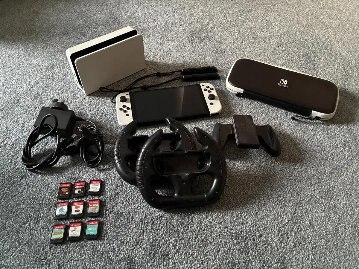 Nintendo Switch OLED White + 9 Games + Accessories