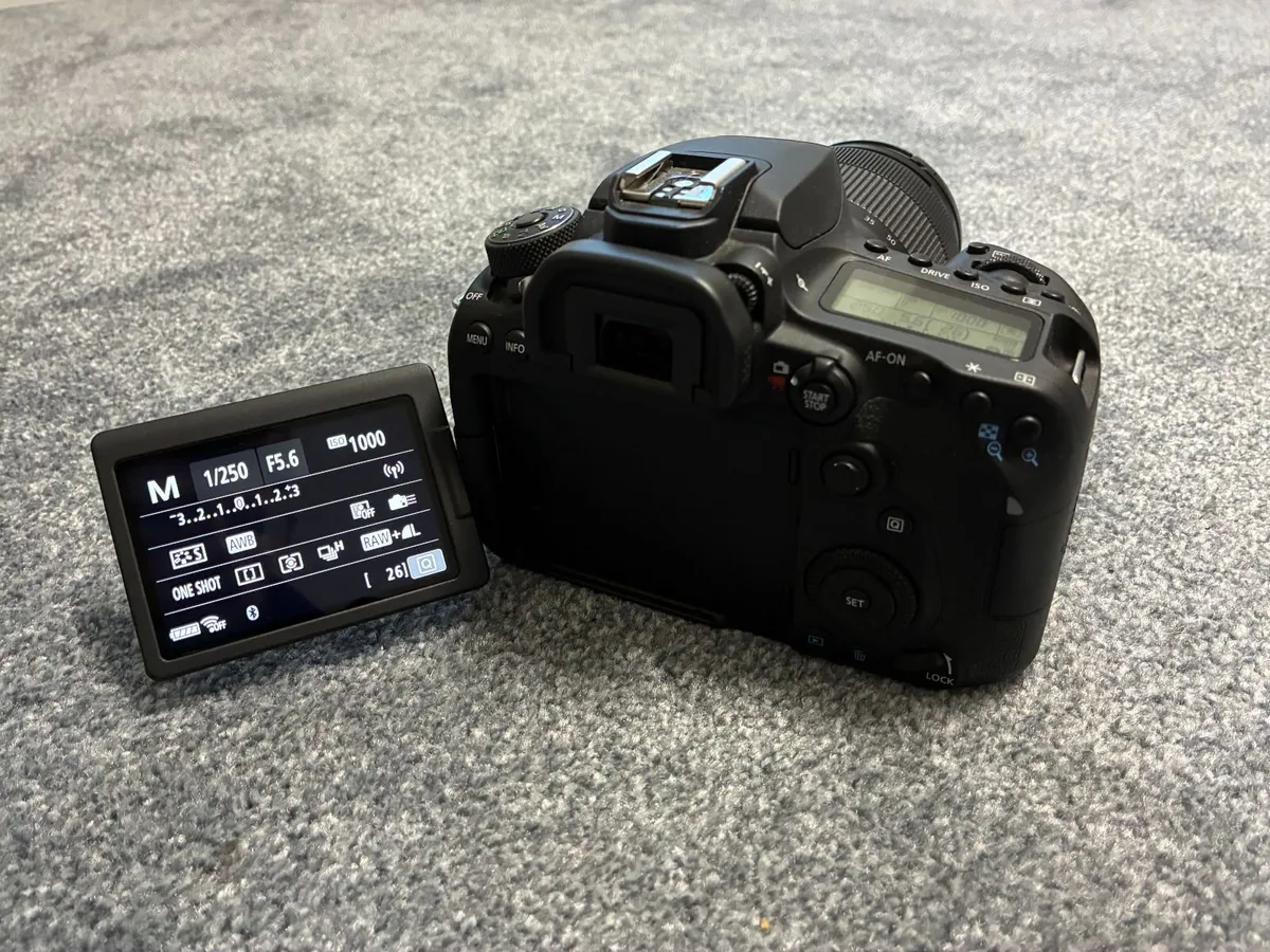 Canon 90D + 18-135mm USM Lens + Full Camera Bundle - Image 2