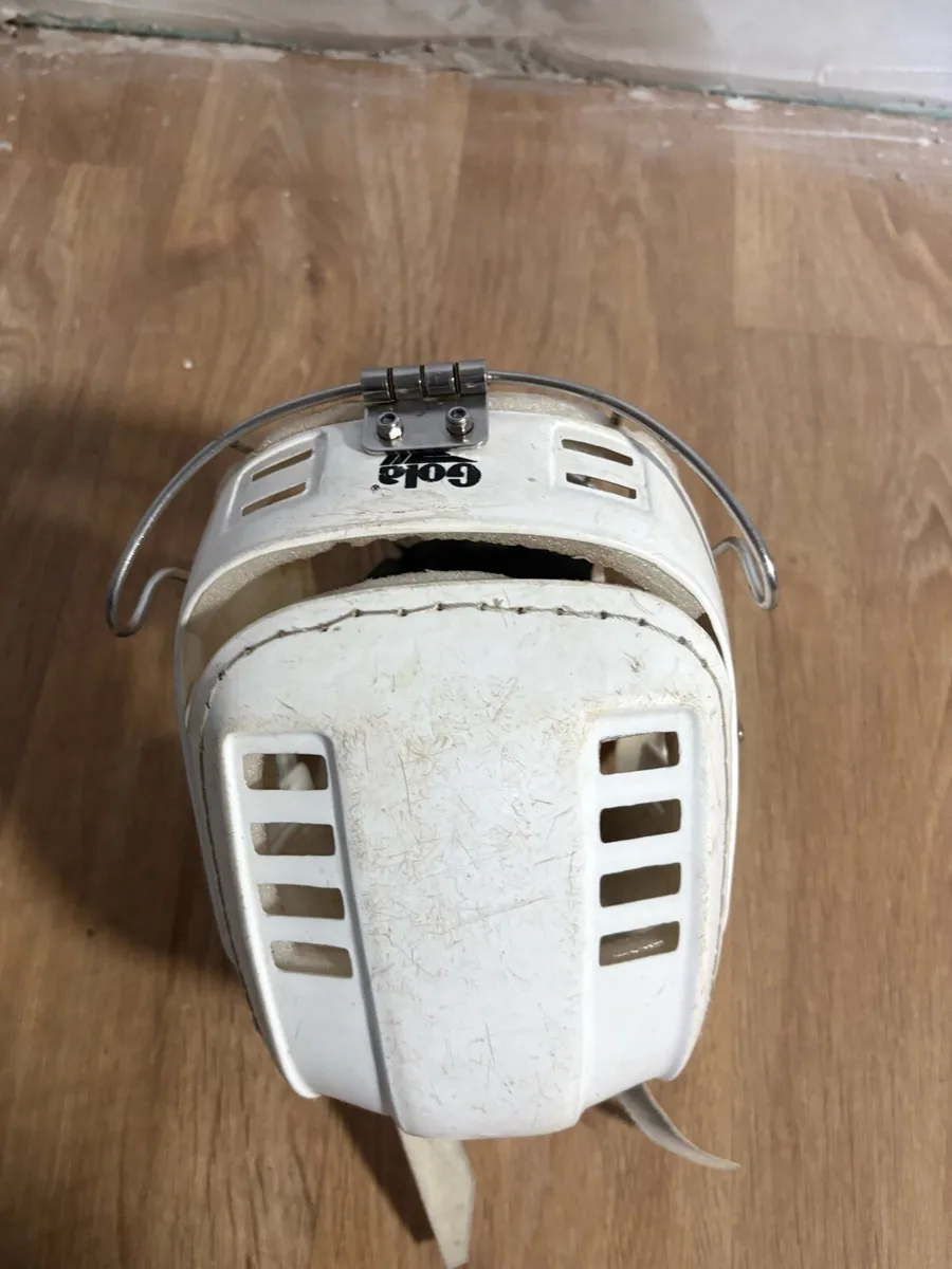 Hurling helmet - Image 4