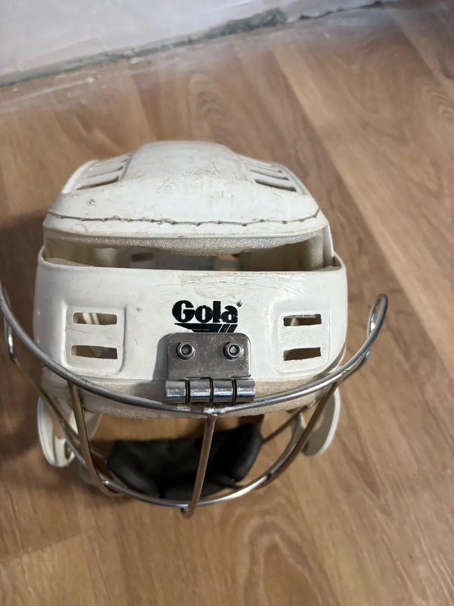 Hurling helmet - Image 1
