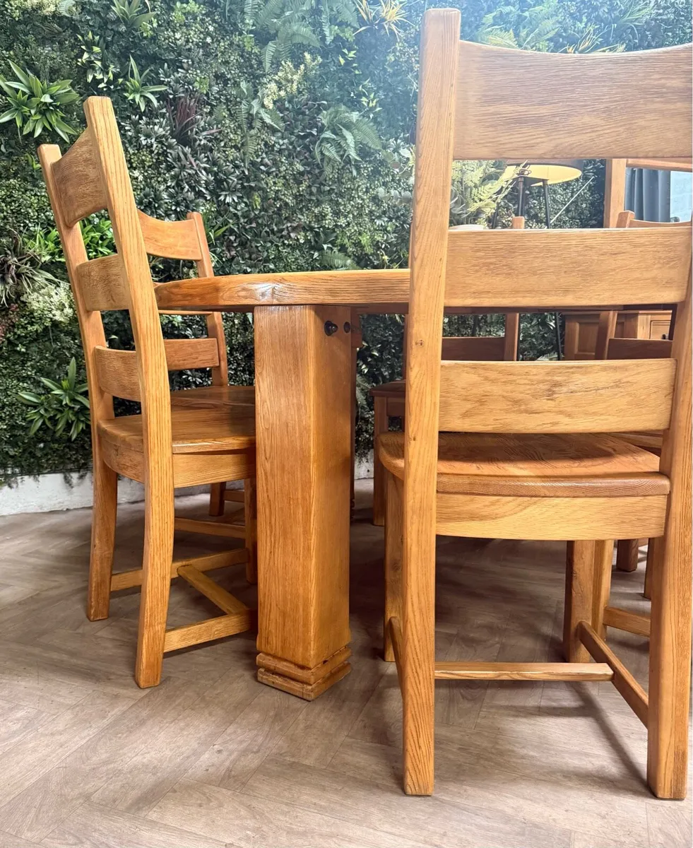 Oak kitchen table & 6 chairs - Image 3