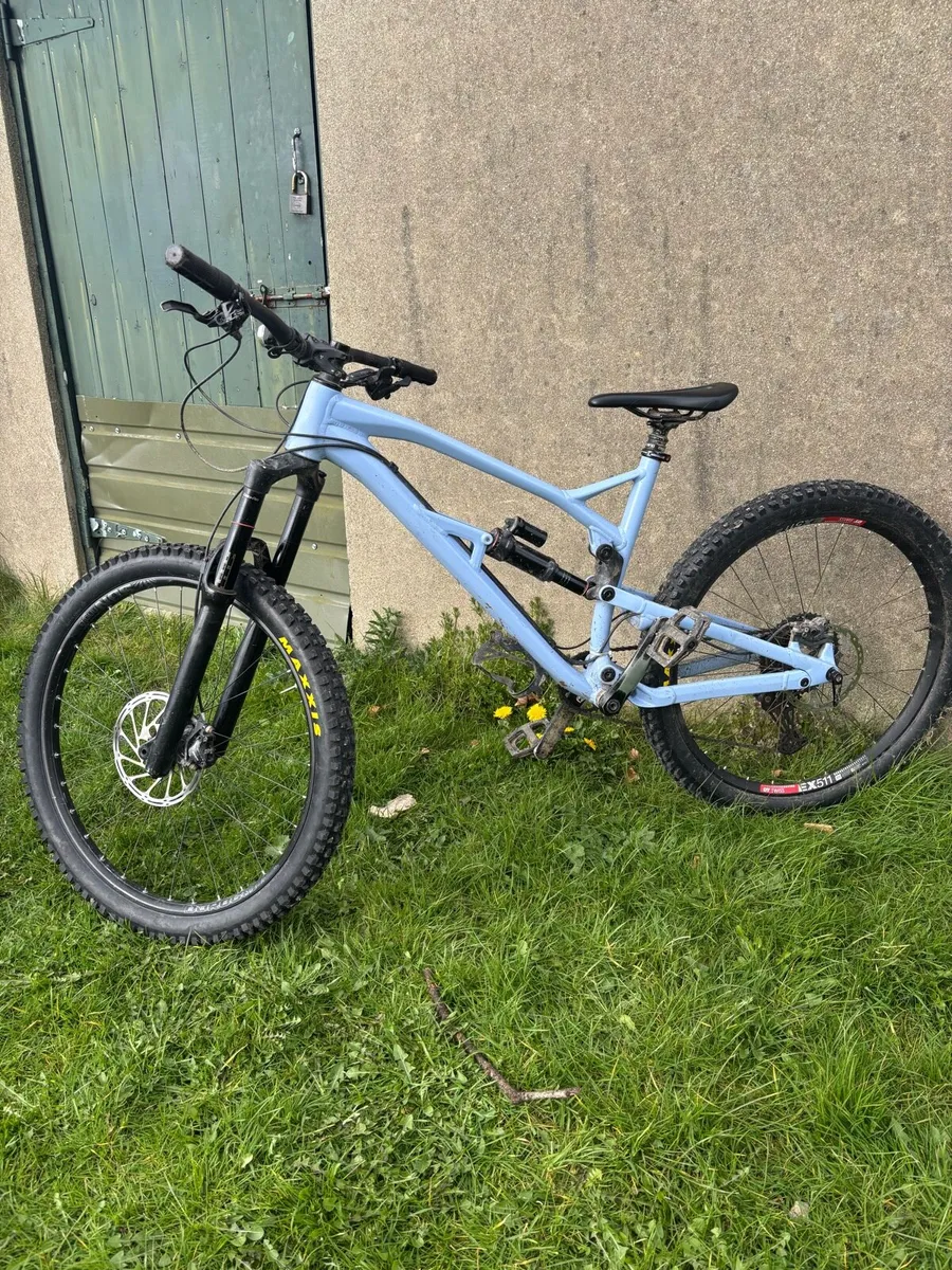 Mountain bike - Image 1