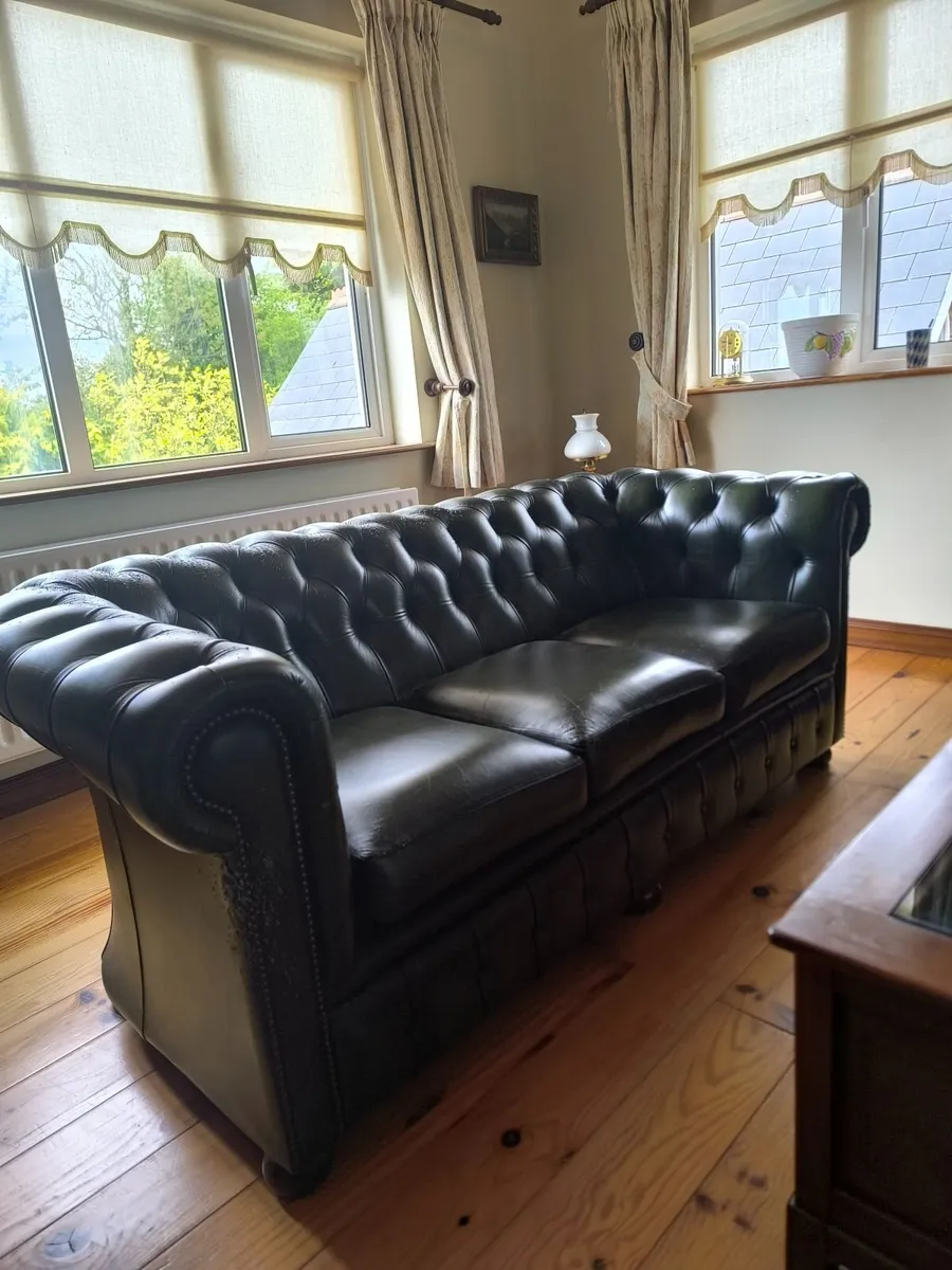 Green chesterfield leather couches with two chairs - Image 1