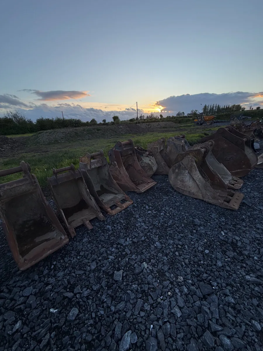 Selection of buckets 16,18,24,36,84inch 65& 80mm - Image 2