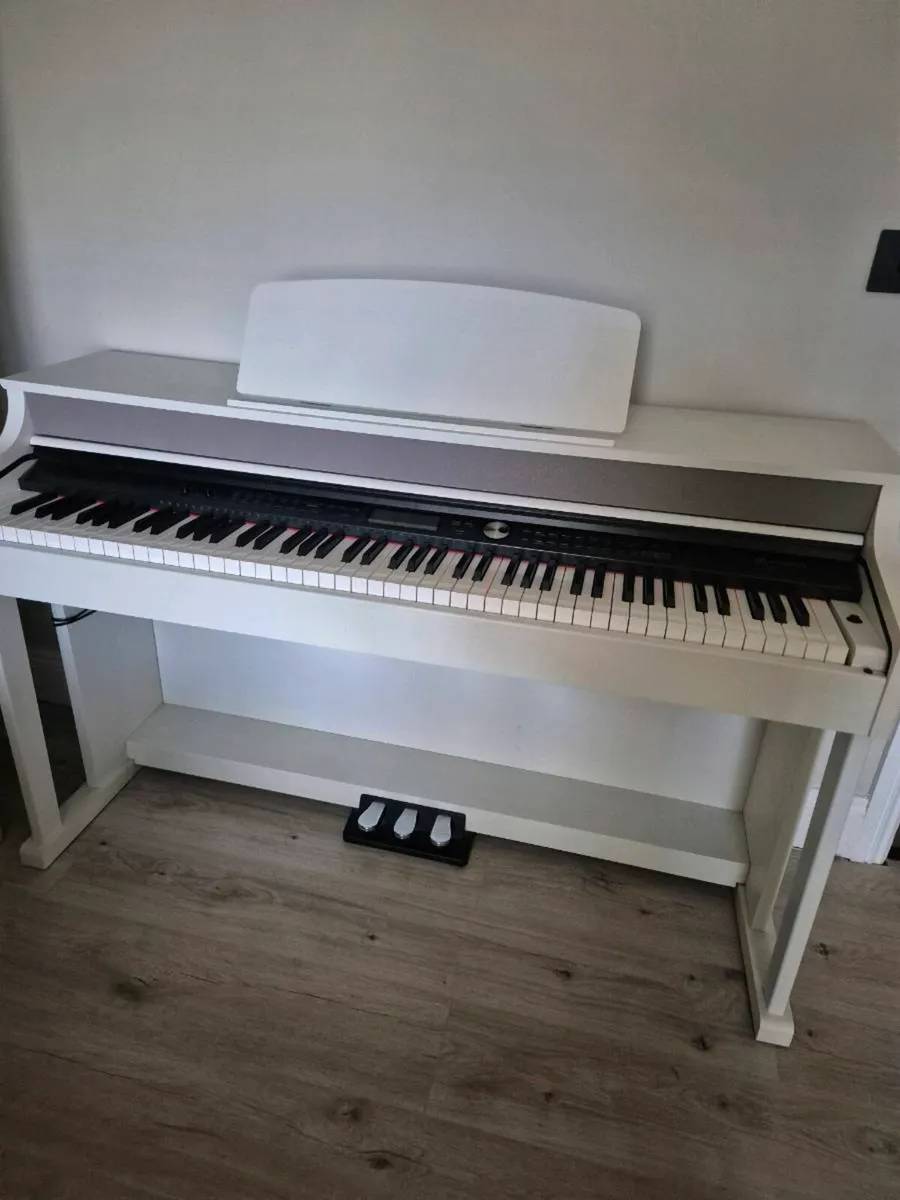 Digital Piano - Image 2