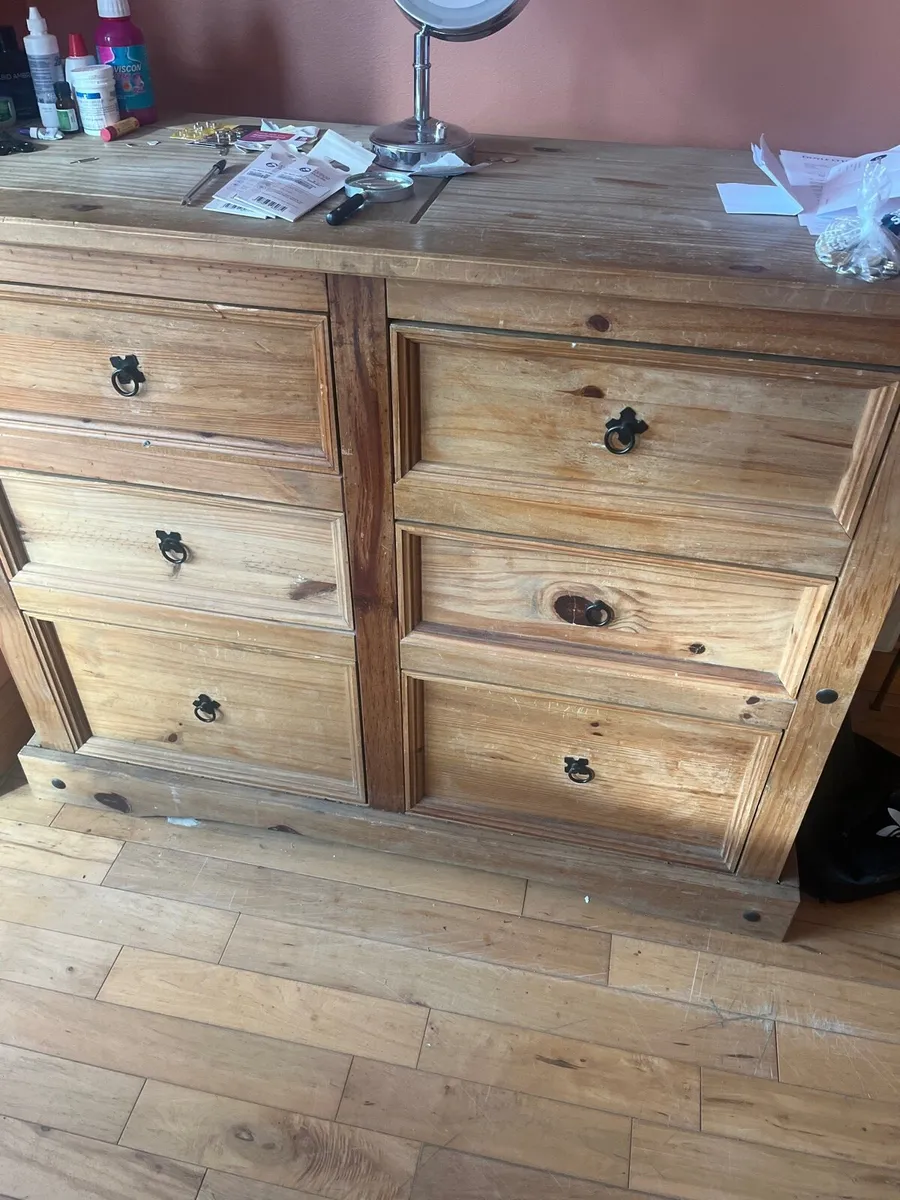 Bedroom furniture - Image 1