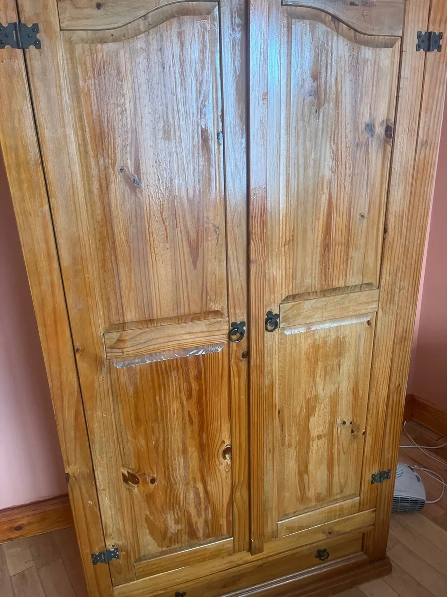 Bedroom furniture - Image 2