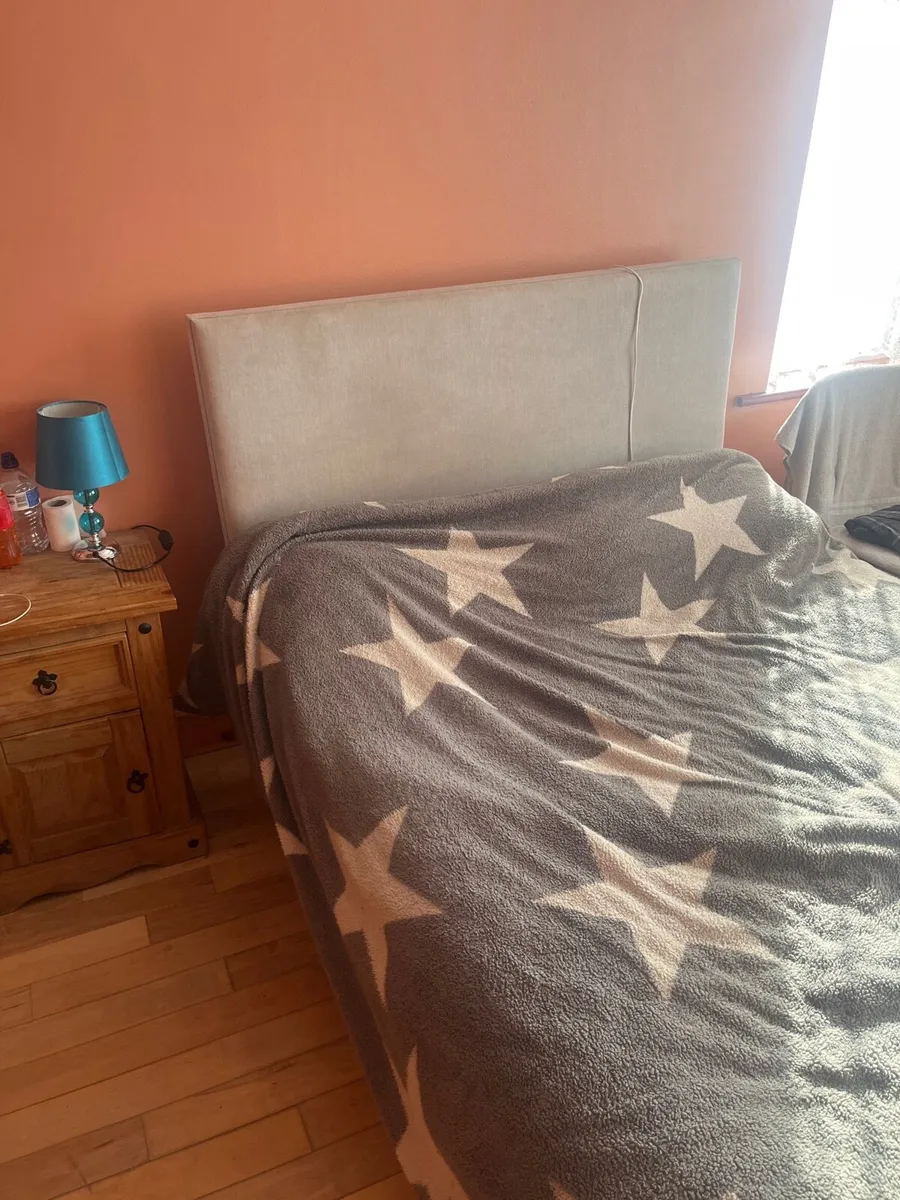 Bedroom furniture - Image 4