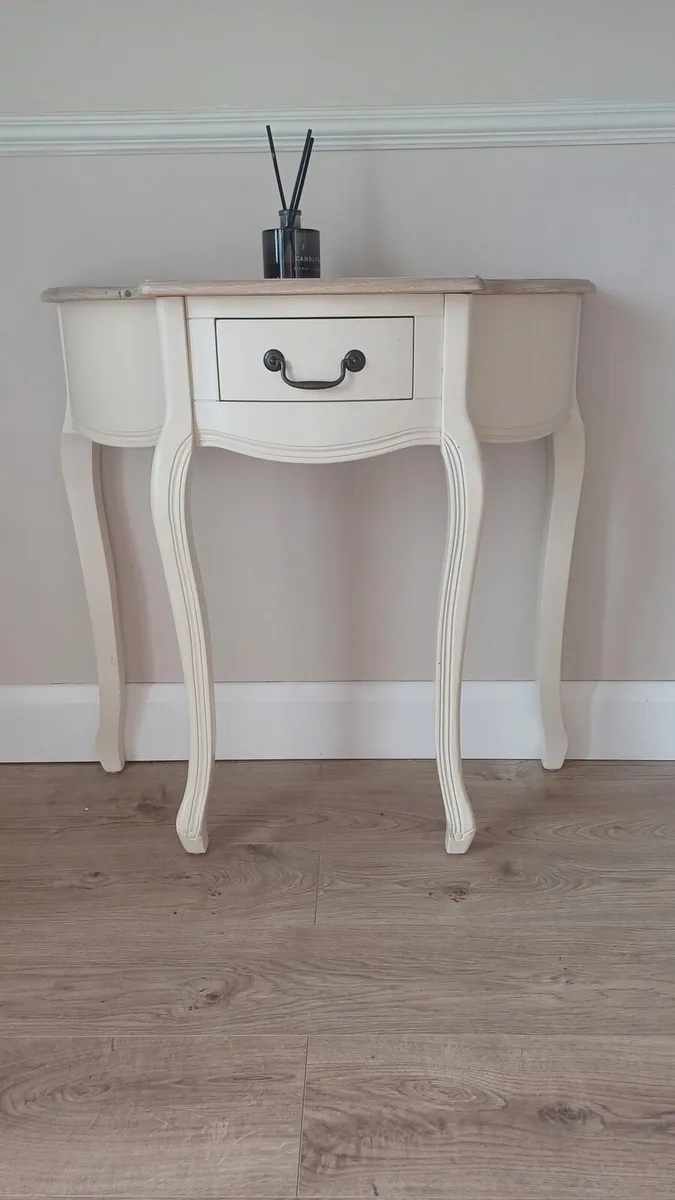 Hall table