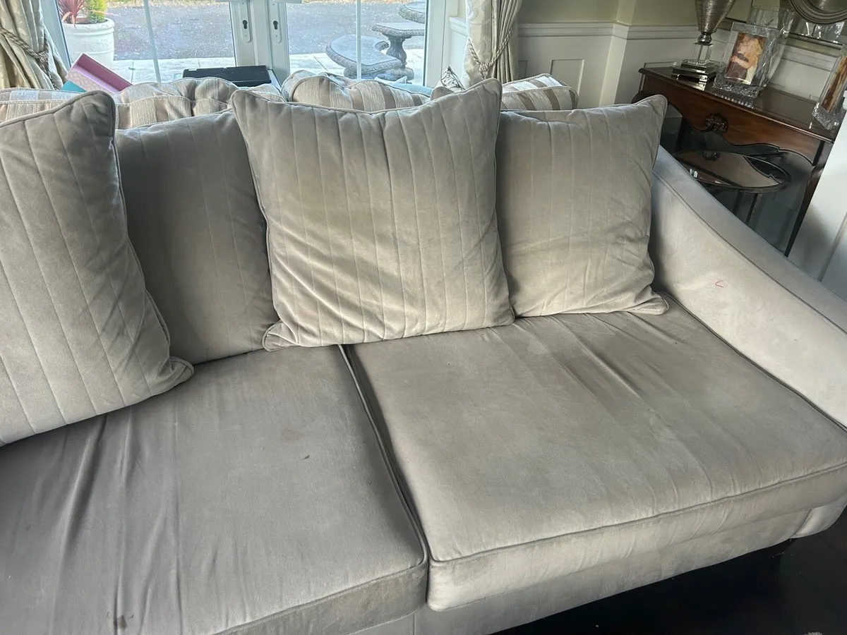 4 seater sofa - Image 2