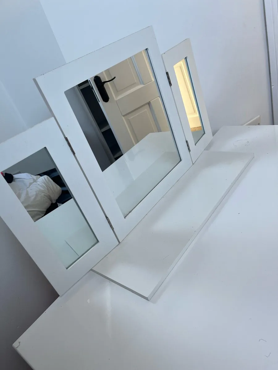 Vanity desk - Image 3