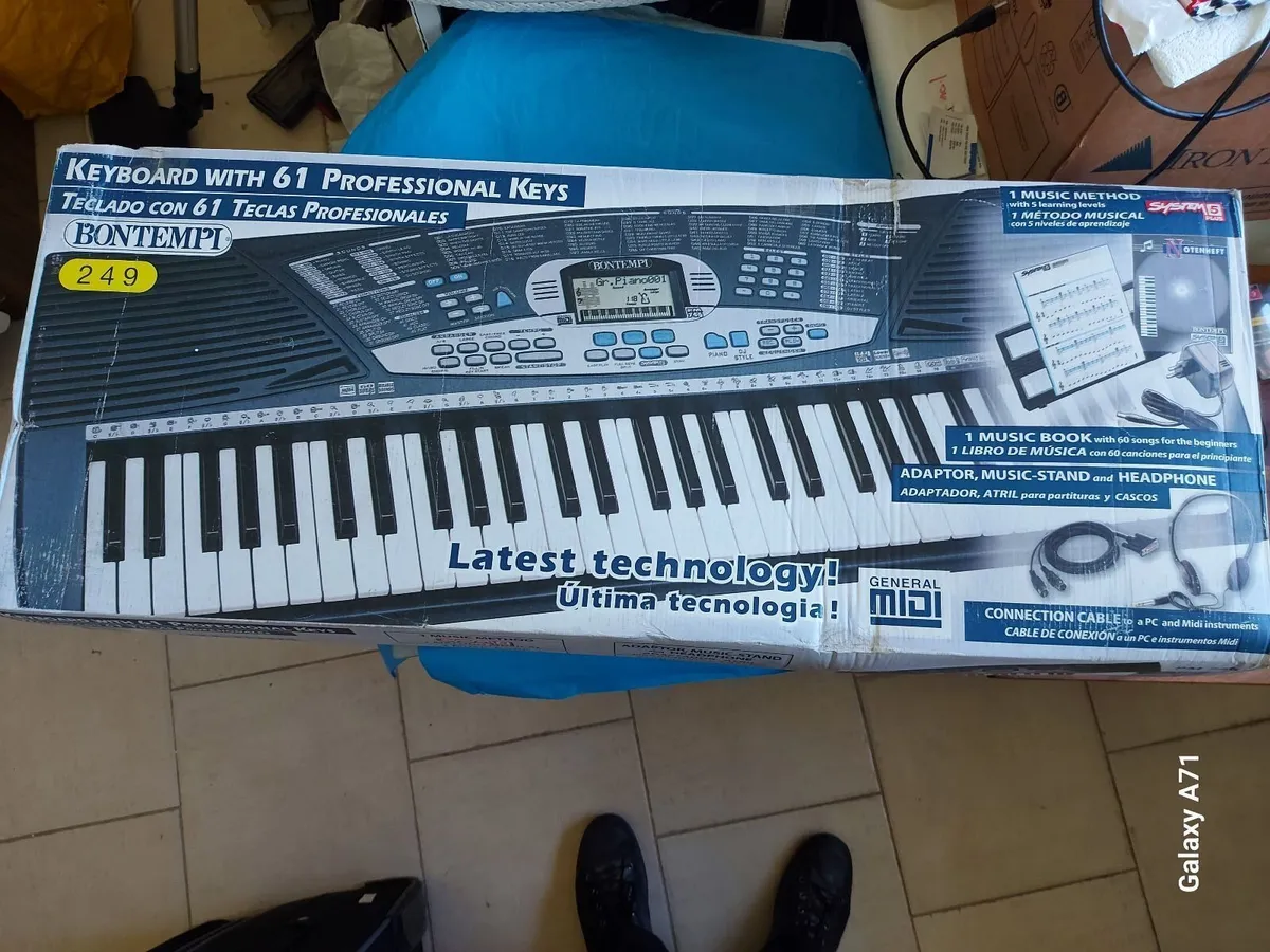 New in Box Bontempi System 5 Plus Music Keyboard - Image 1