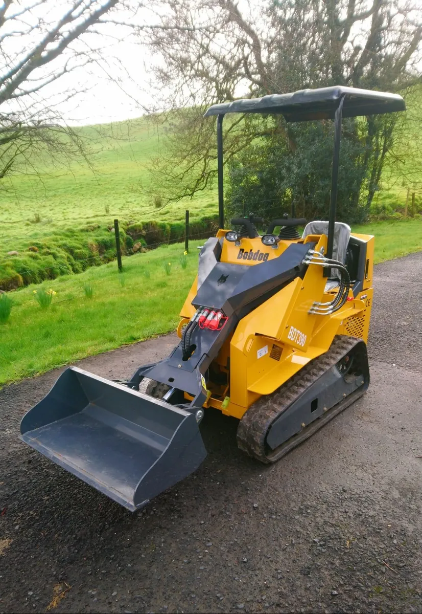 BOBDOG TRACKED MINI SKIDSTEER - Image 1