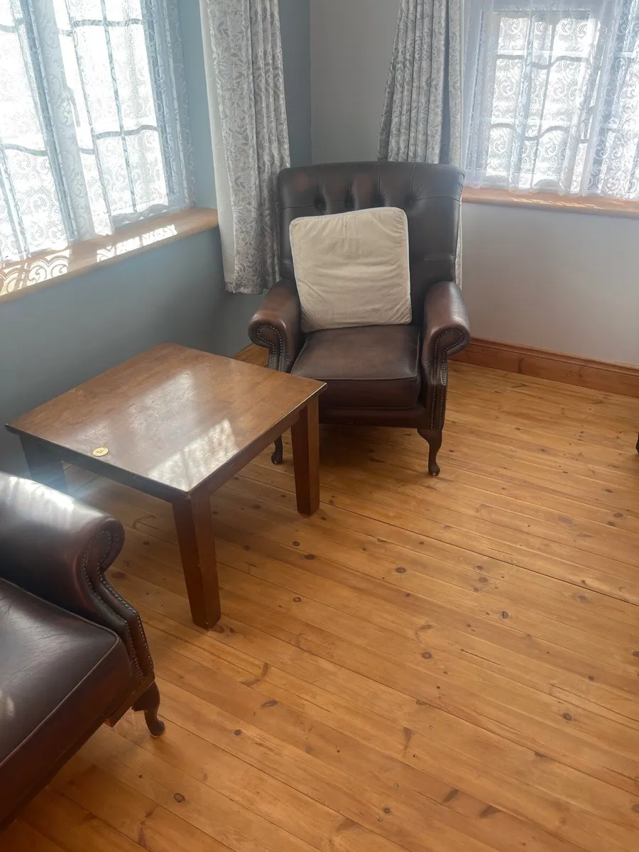 Arm chair and coffee table - Image 2