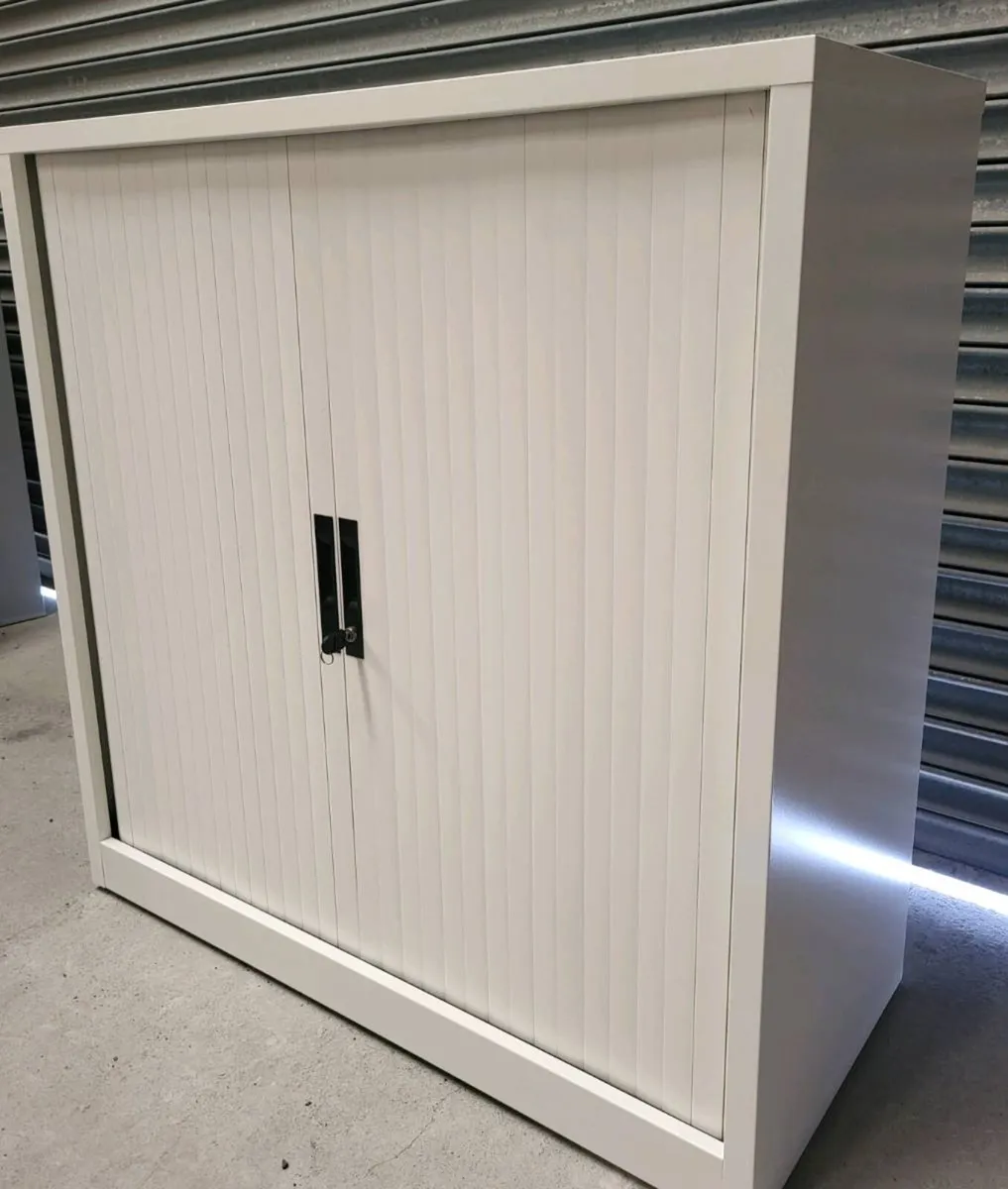 Storage Units With Keys. Mint Condition. - Image 2