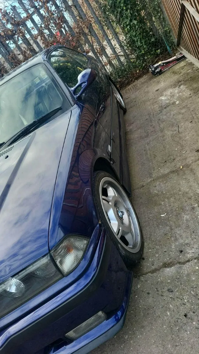 BMW 3-Series 1994 - Image 2