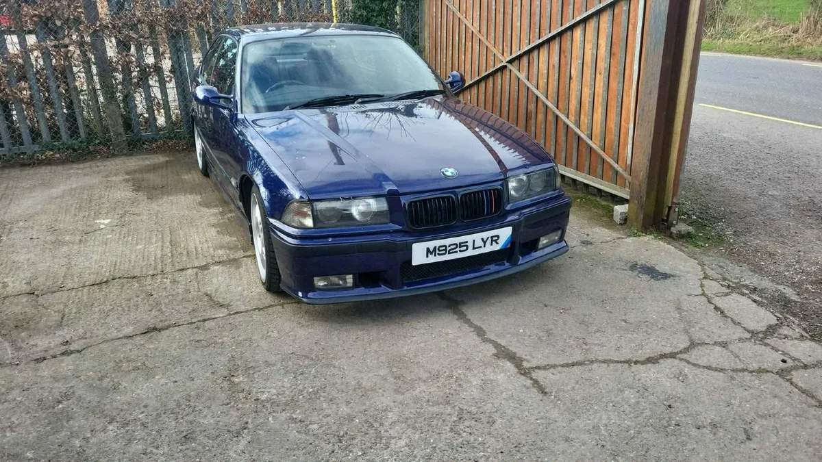 BMW 3-Series 1994 - Image 1
