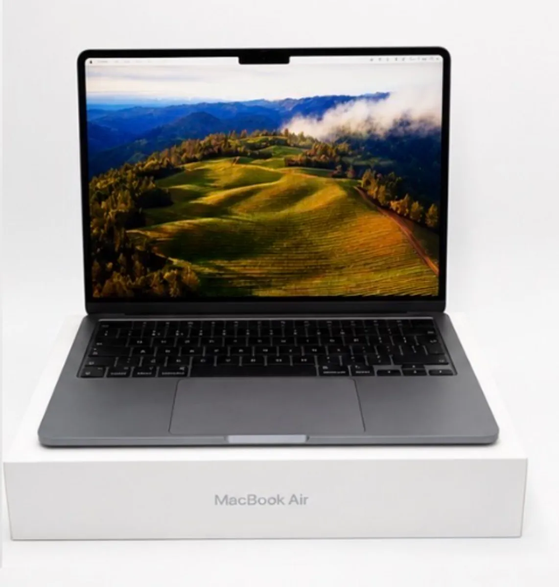 M2 Macbook Air - Image 3