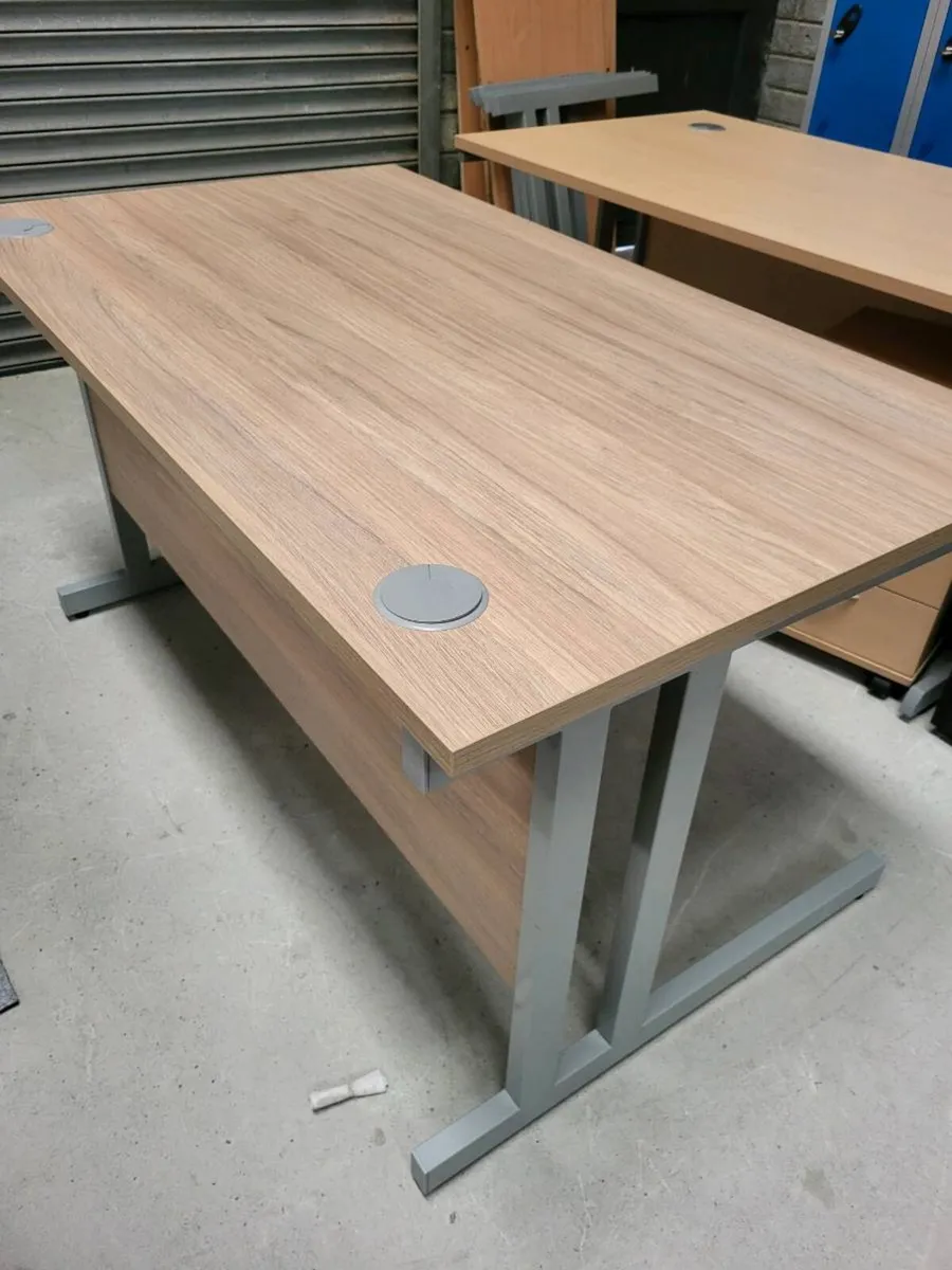 Brand New Office Desks. 1400mm x 800mm - Image 3