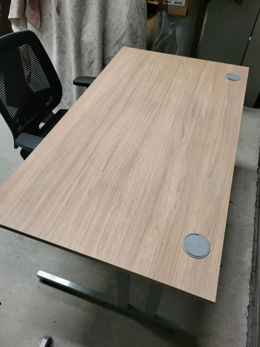 Brand New Office Desks. 1400mm x 800mm - Image 2