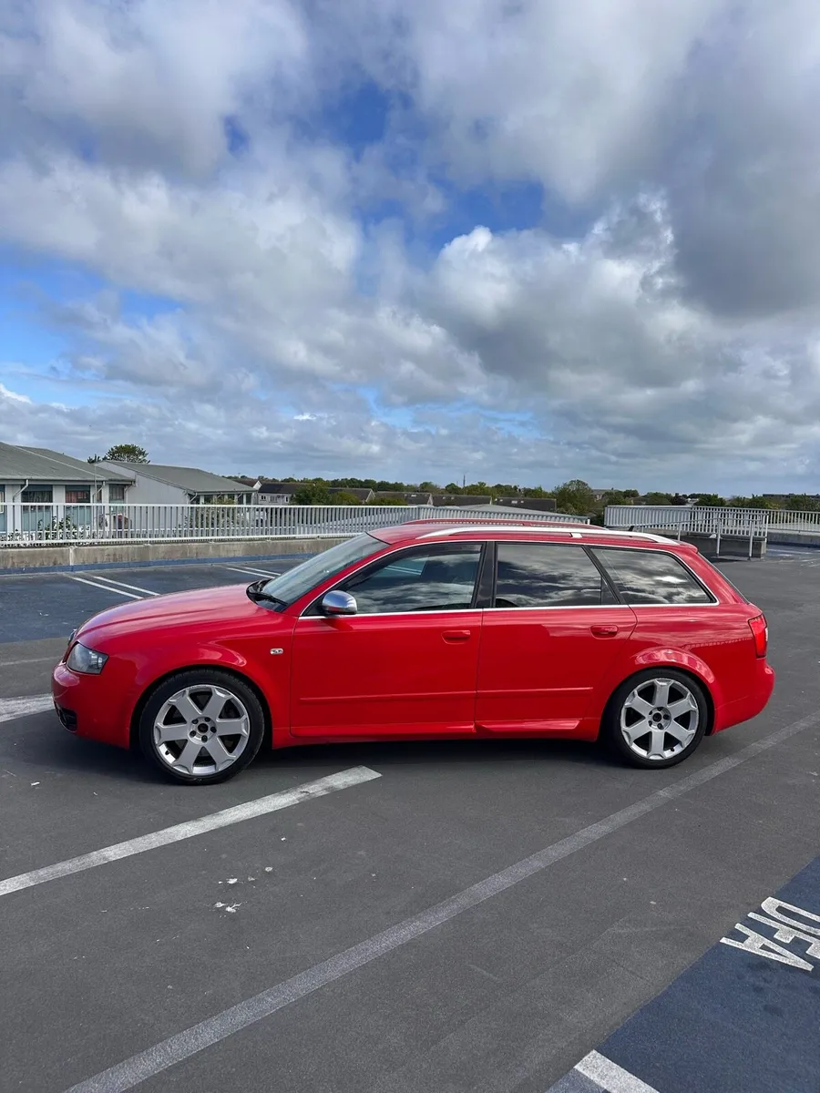 Audi S4 4.2 v8 Quattro manual - Image 2