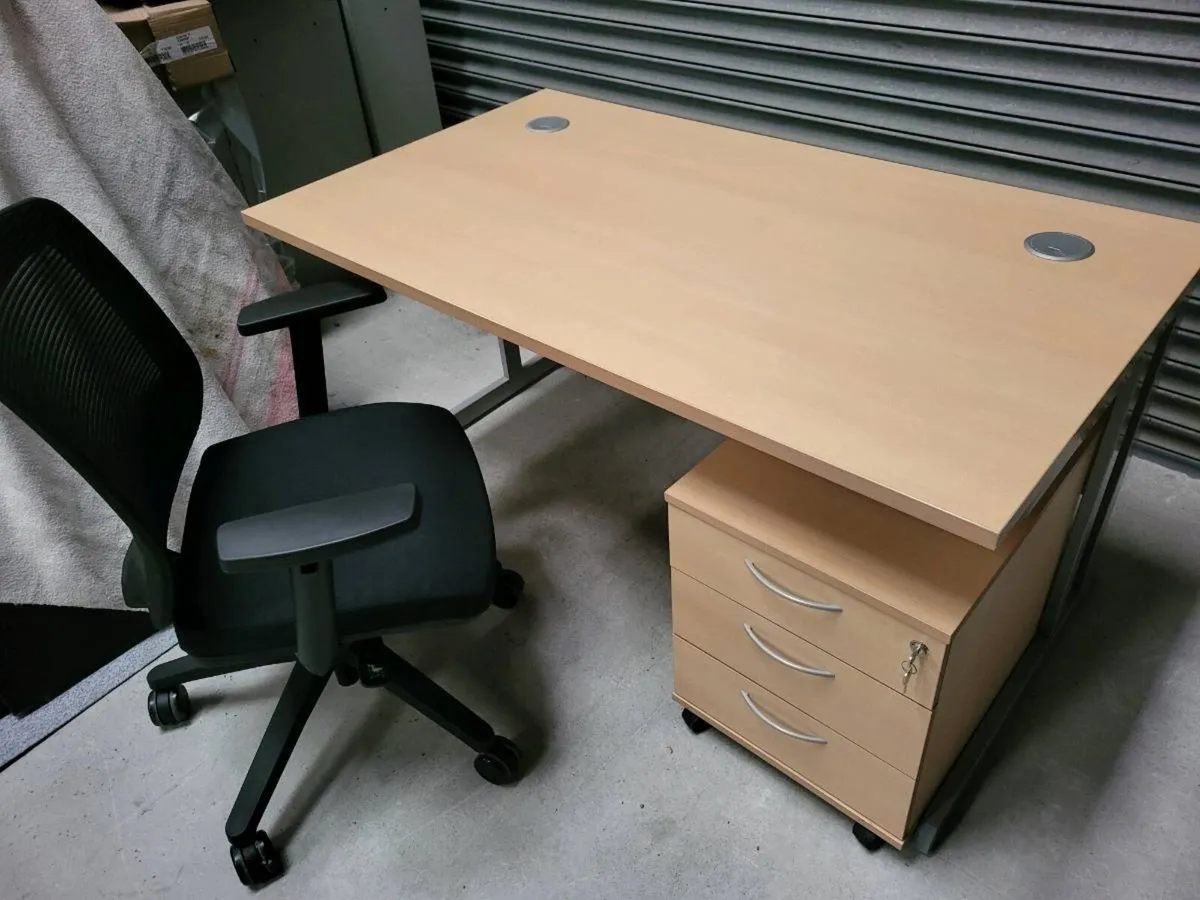 Excellent Quality Office Sets. Mint Condition - Image 1