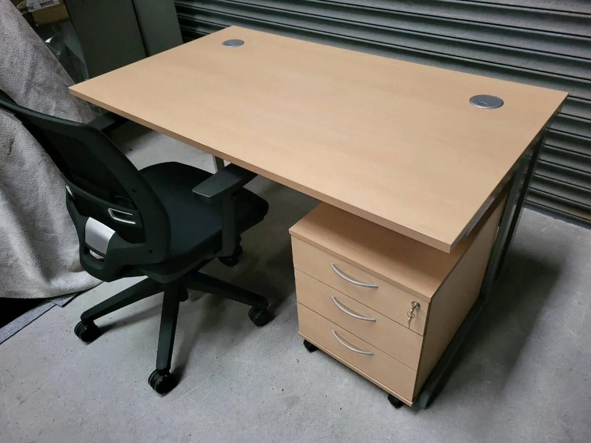 Excellent Quality Office Sets. Mint Condition - Image 2