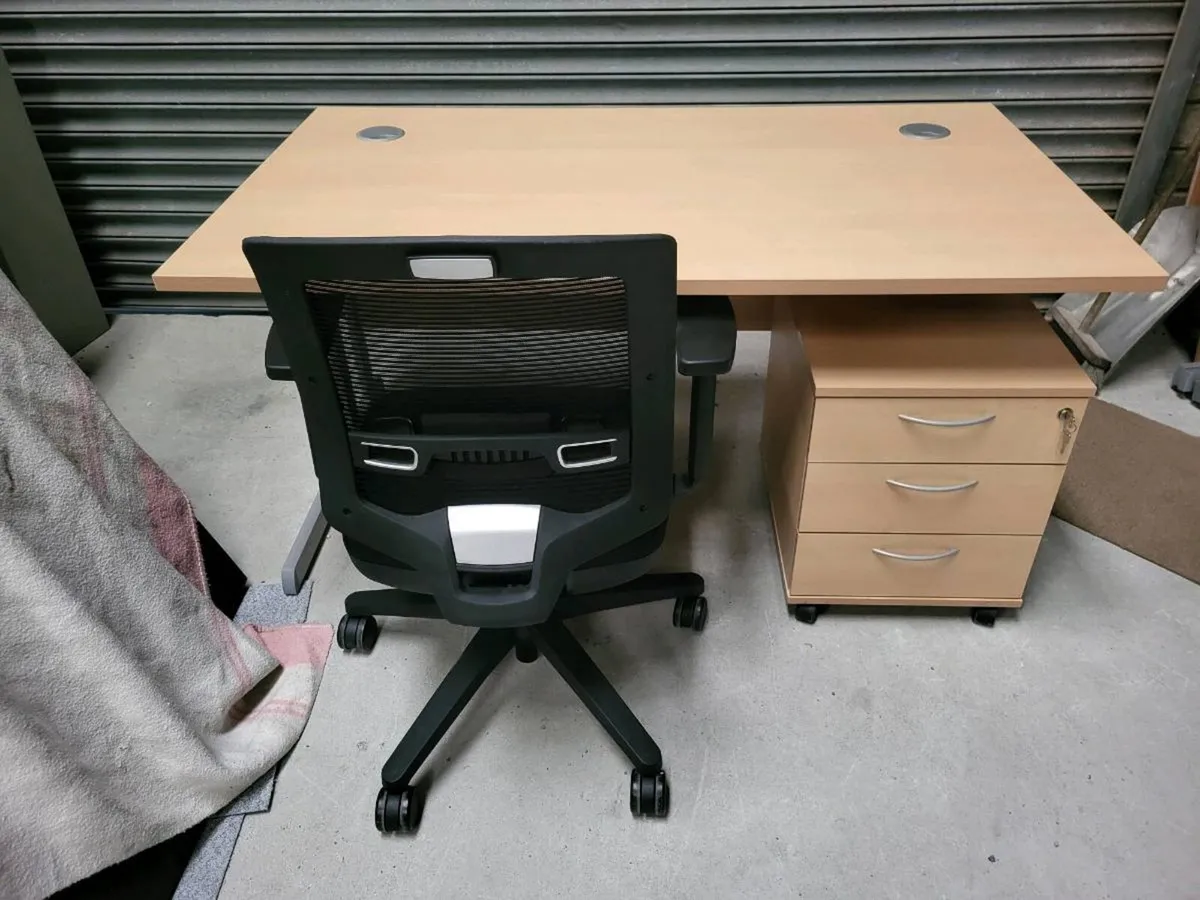 Excellent Quality Office Sets. Mint Condition - Image 3