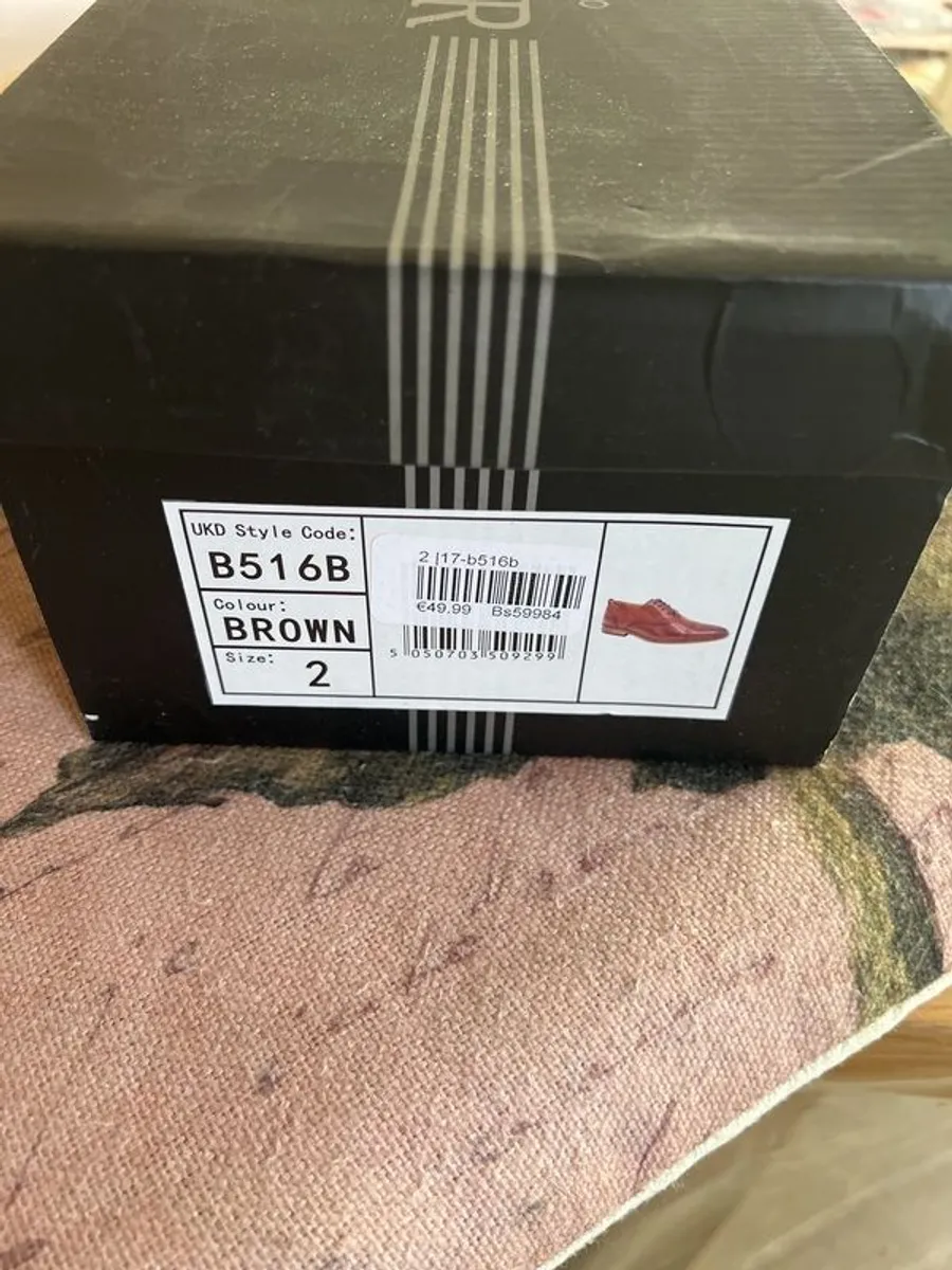 Boys shoes brown size 2 - Image 4