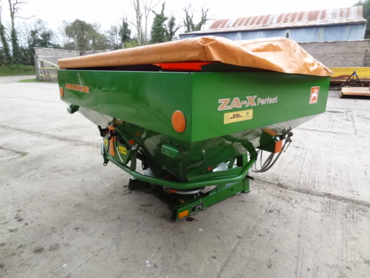 Amazone ZA-X 1402 Fertiliser Spreader - Image 4