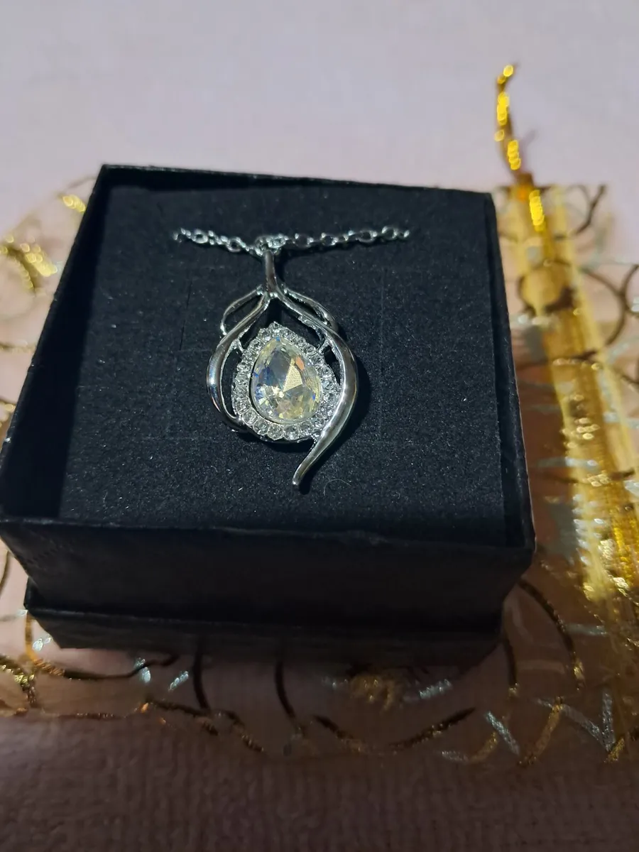 Jewellery - Image 2