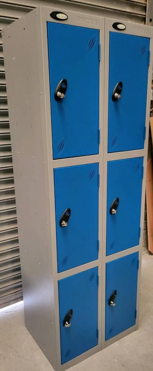 Bank Of 6 Extra Deep Lockers. Excellent Condition. - Image 1